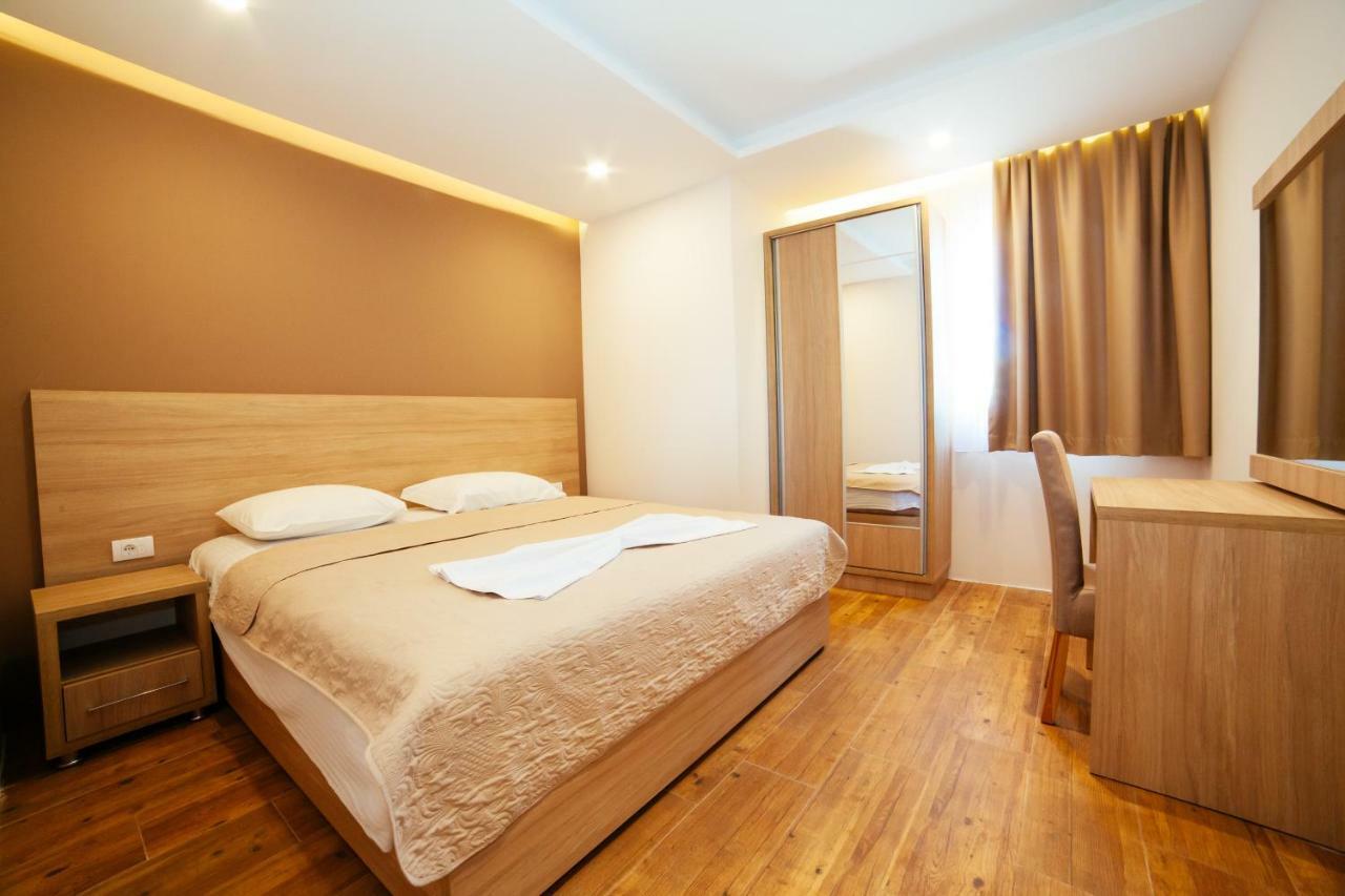 Adriatica Sea & Sun Bed & Breakfast Ulcinj Exterior photo