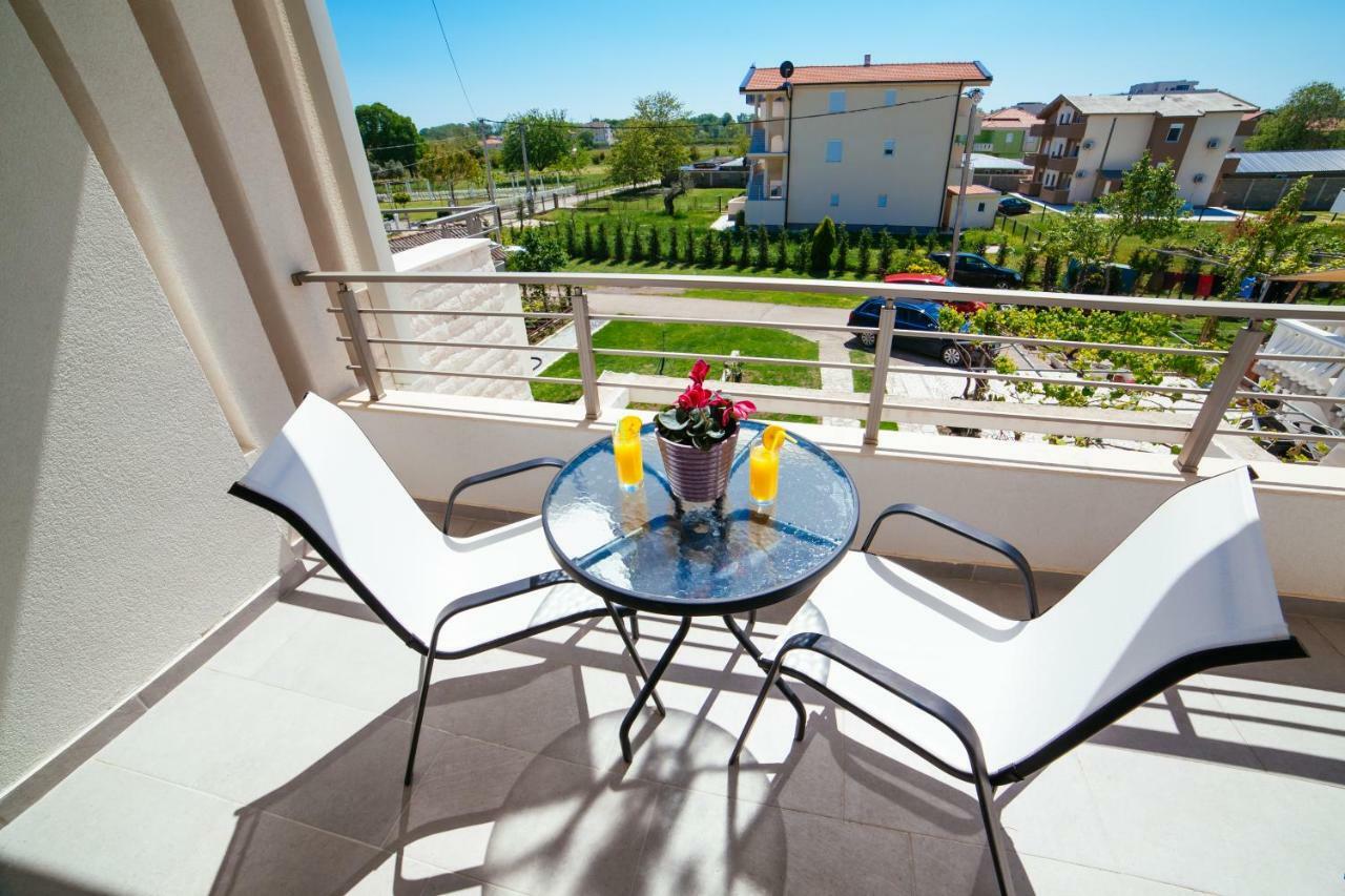 Adriatica Sea & Sun Bed & Breakfast Ulcinj Exterior photo